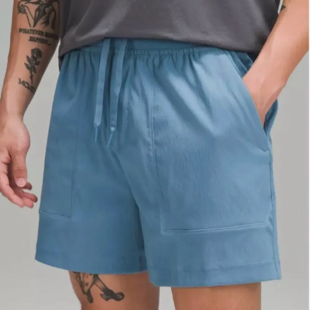 Lululemon Bowline 8” Shorts in blue MENS LARGE